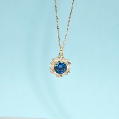 Baget Taşlı Maria 14K Altın Kolye