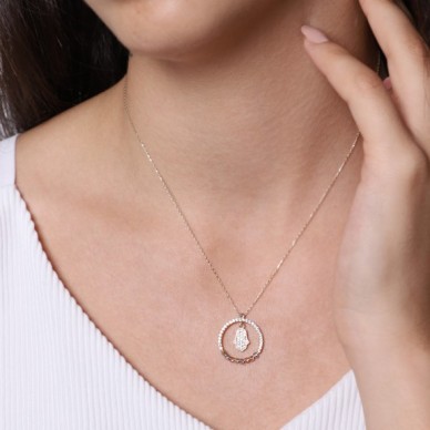 Dorika Toplu Fatma Ana Eli Sallantılı 14K Altın Kolye