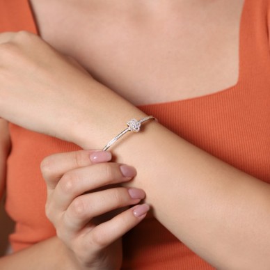 Çiçek Motifli 14K Altın Kelepçe