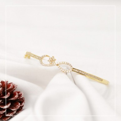 Çiçek Motifli Sonsuzluk 14K Altın Kelepçe